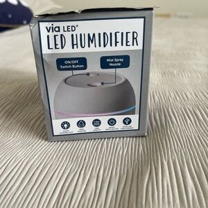 Via LED Humidifier with Mist Spray Nozzle